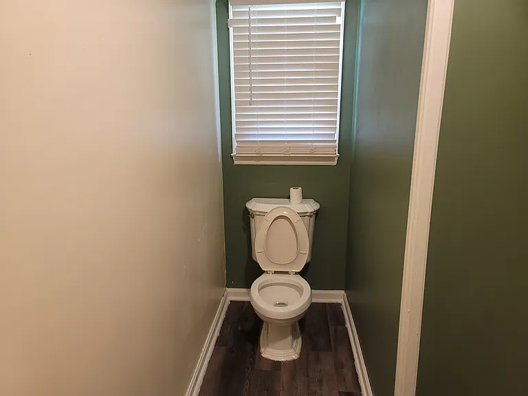 413 Barclay Ave — Photo 4