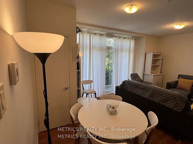 459 Kerr St #201 — Photo 8