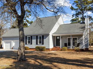 105 Oak Dr, Morehead City, NC 28557