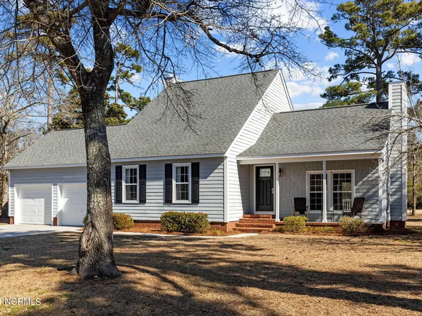 105 Oak Drive, Morehead City, NC 28557