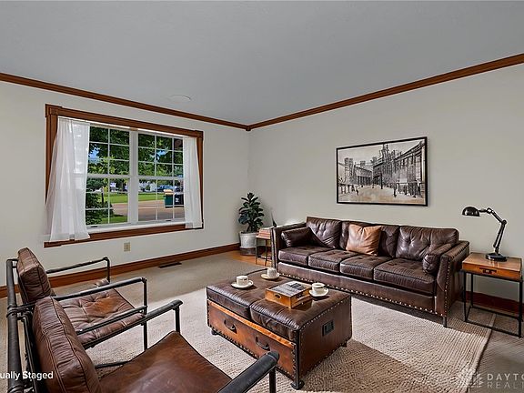 3rd image of 292 Myrtle Ln