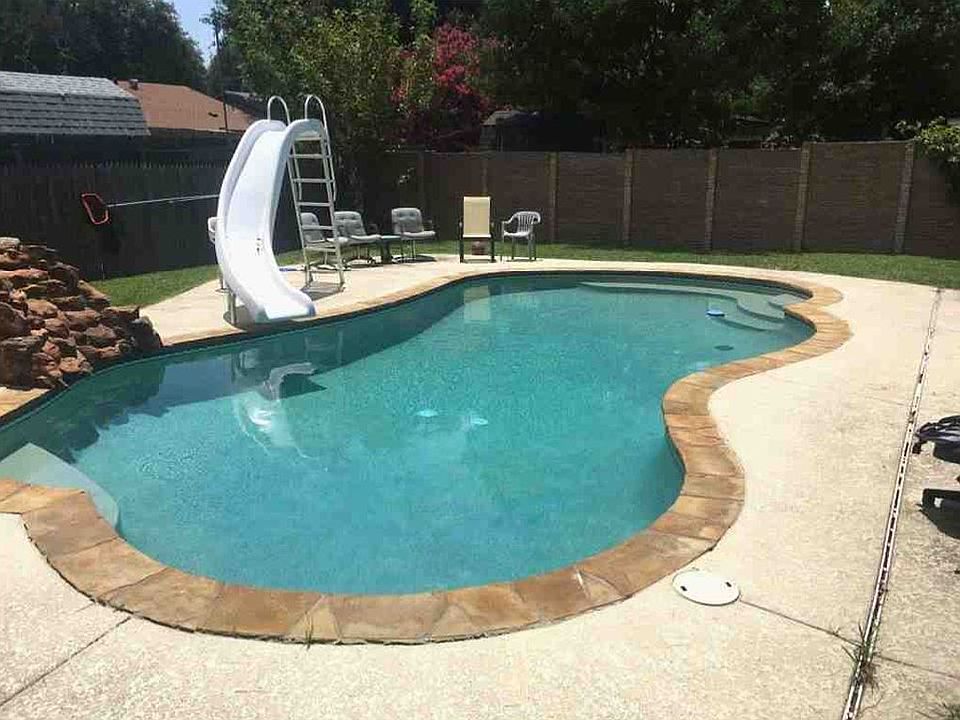 1st image of 453 Lake Park Dr