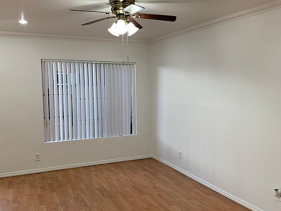 2nd image of 4069 Oakwood Ave APT 2