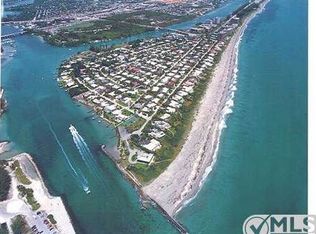 86 Lighthouse Dr, Jupiter Inlet Colony, FL 33469