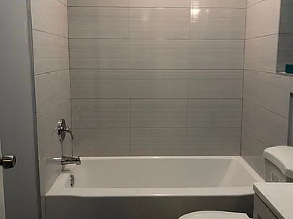 4th image of 5124 S Michigan Ave #1NE