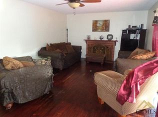 137 Suzanne St, Bakersfield, CA 93309