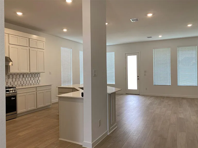 4523 Sunny Hazel Ln — Photo 7