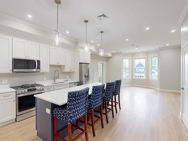 105 Hooker St #2 — Photo 3