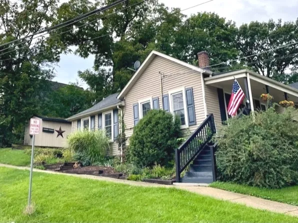 202 W Van Emmon St, Yorkville, IL 60560