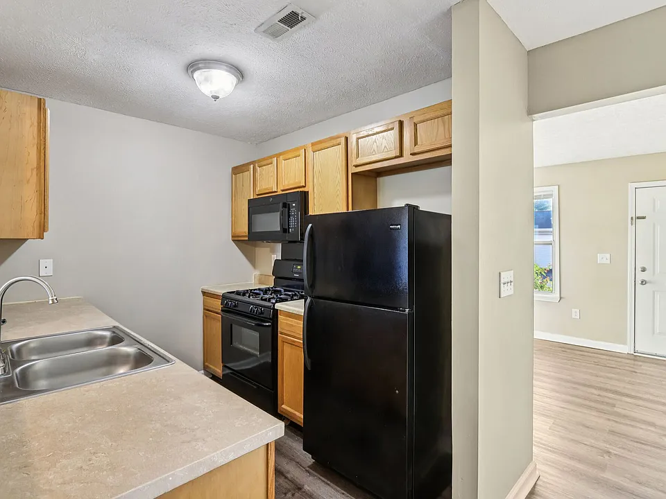 Fox Pointe Apartments