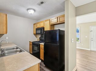 Fox Pointe Apartments, Columbus, IN 47203