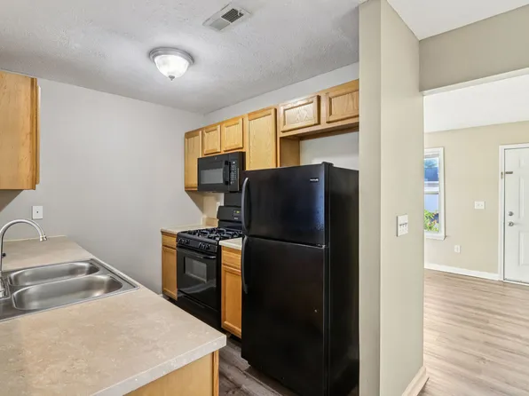 Fox Pointe Apartments, 4740 Fox Trail Ln #4834-11, Columbus, IN 47203