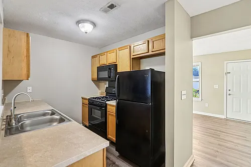 Fox Pointe Apartments Photo 1