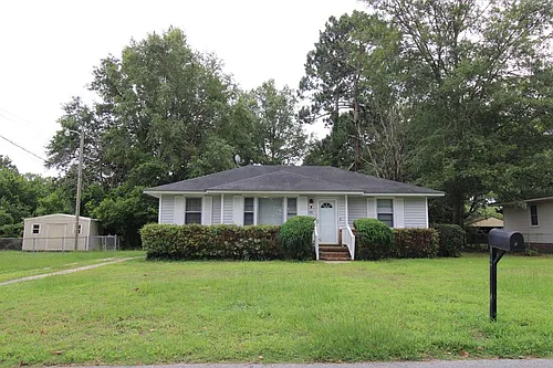 32 Hilltop St Photo 1
