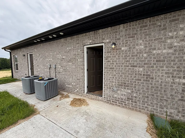 206 Cates St — Photo 15