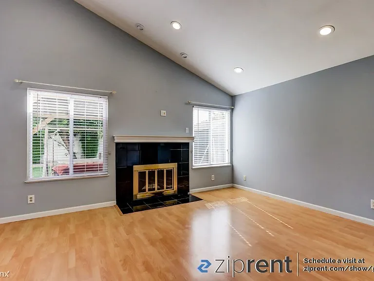 4548 Donalbain Cir — Photo 2