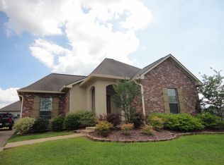 424 Crossover Dr, Pineville, LA 71360