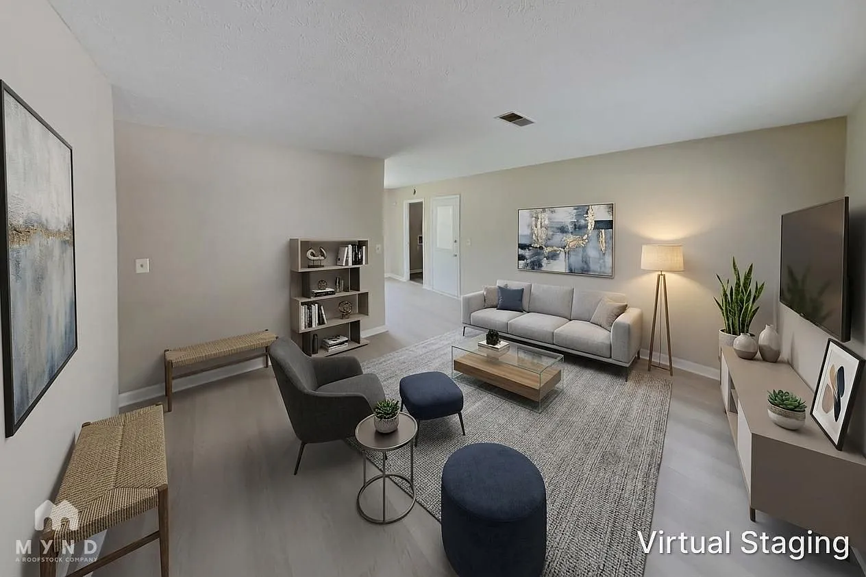 3 bed, 2.0 bath, 1002 sqft, $1,699 — Photo 2