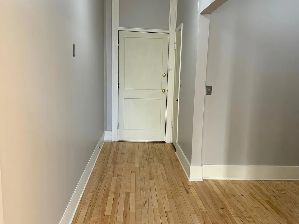 420 Broadway N #3