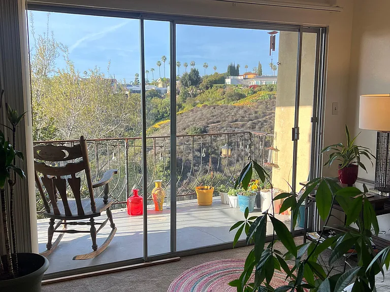 Clairemont Dr — Photo 14