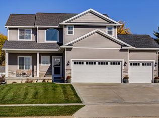 401 5th St SE, State Center, IA 50247