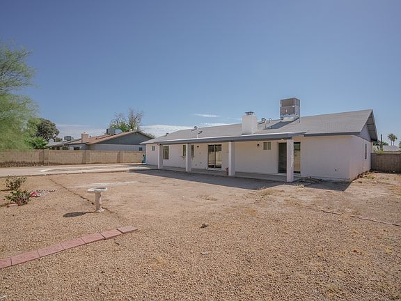 2nd image of 4340 W Paradise Dr