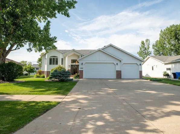 3235 37th Ave S, Fargo, ND 58104