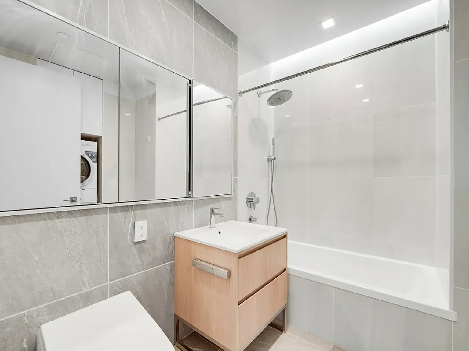 27-19 Thomson Avenue — Photo 3
