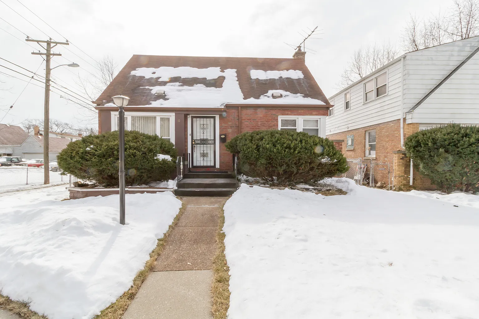 11 162nd Pl photo 1