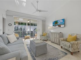 326 Bradstrom Cir, Naples, FL