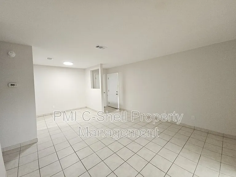 3409 Green Briar Cir #2 — Photo 17