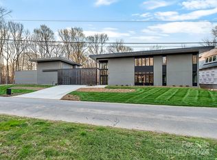 326 Meadowbrook Rd, Charlotte, NC 28211