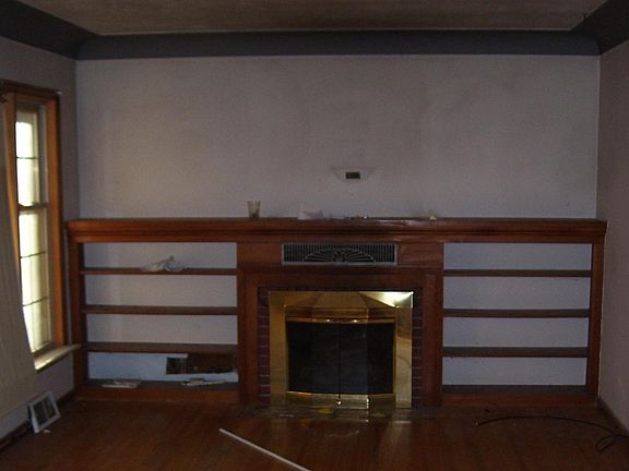 4th image of 49608 Cross St