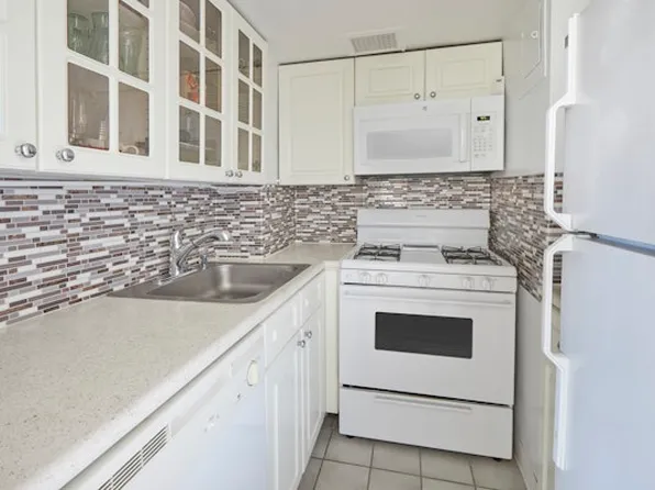 155 East 34th Street image 6 of 9