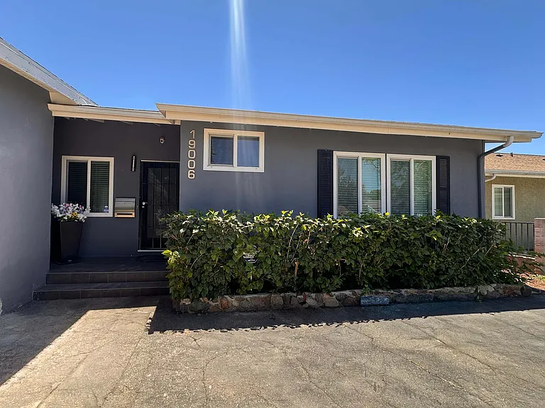 19006 Eccles St — Photo 1