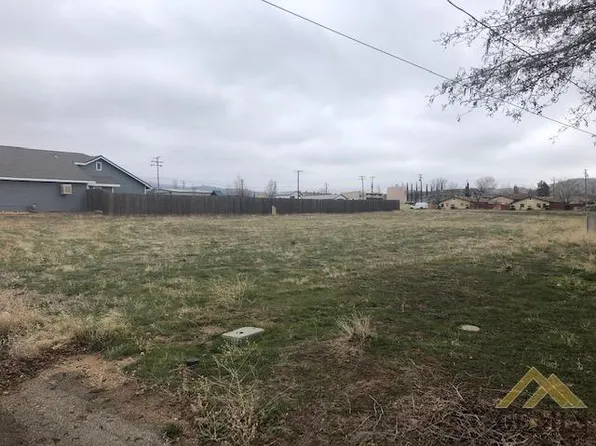 21121 Angel St, Tehachapi, CA 93561
