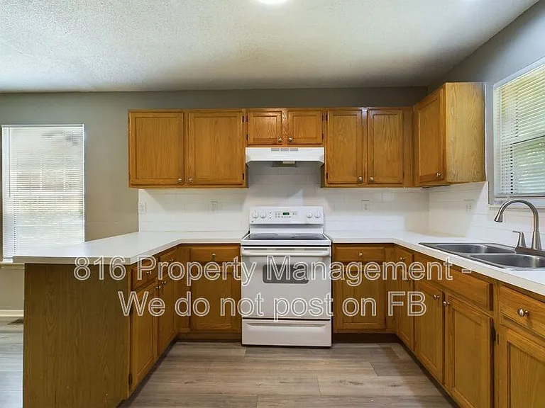 2314-2316 Monroe Ave #2316 — Photo 8