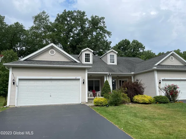 41 Rockrose Drive, East Greenbush, NY 12061