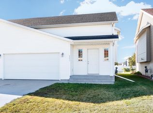 1255 37th Ave S, Moorhead, MN 56560