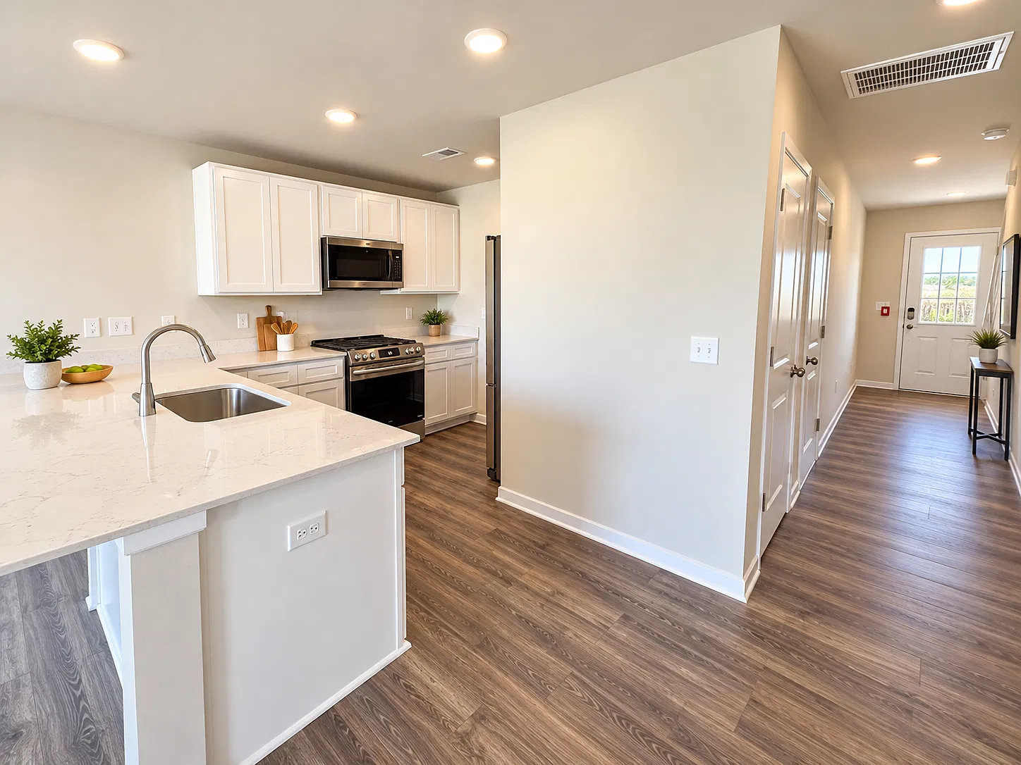 3 bed, 2.5 bath, 1410 sqft, $1,595 — Photo 4