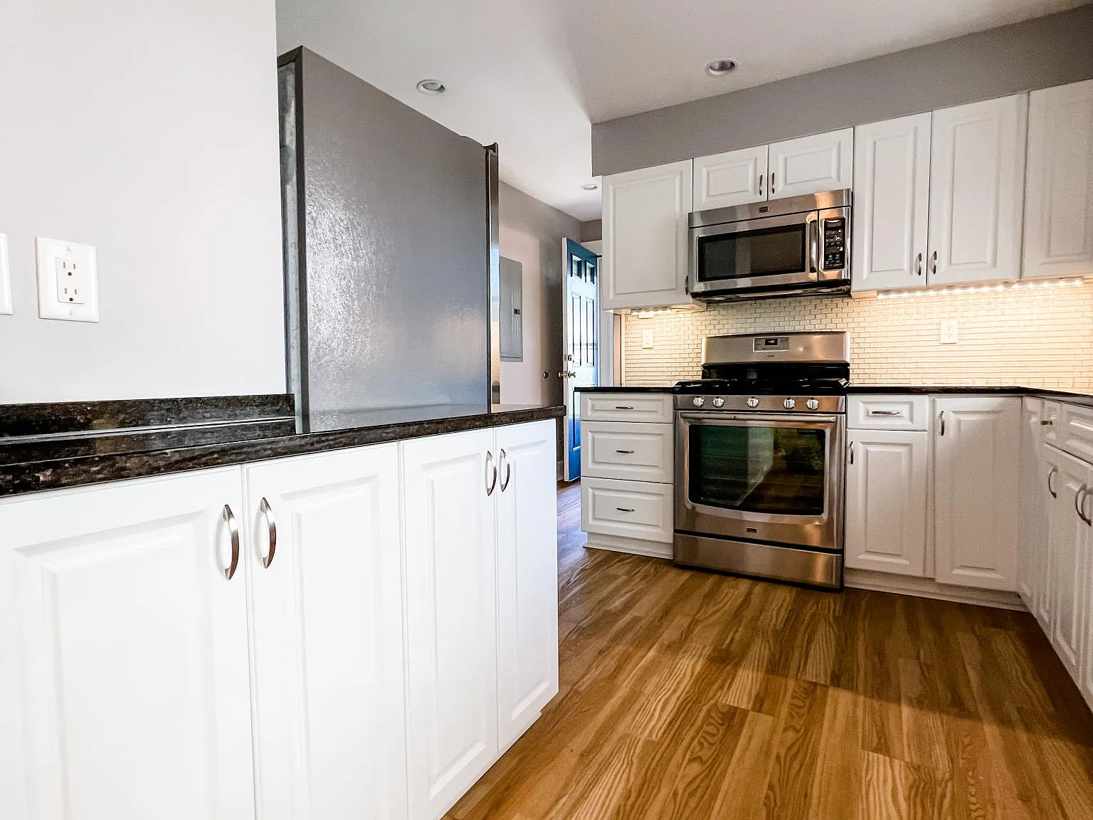 21 Jefferson St — Photo 3