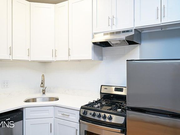 4th image of 667 Meeker Ave Ste 2