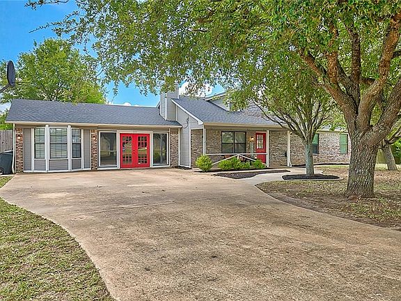 2nd image of 215 Overland Dr