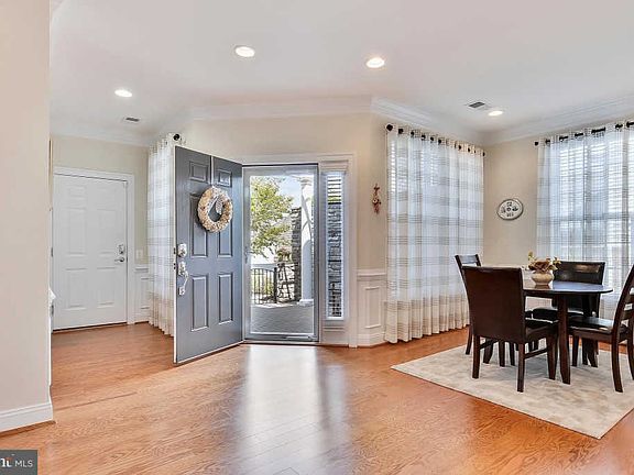 3rd image of 20431 Island West Sq