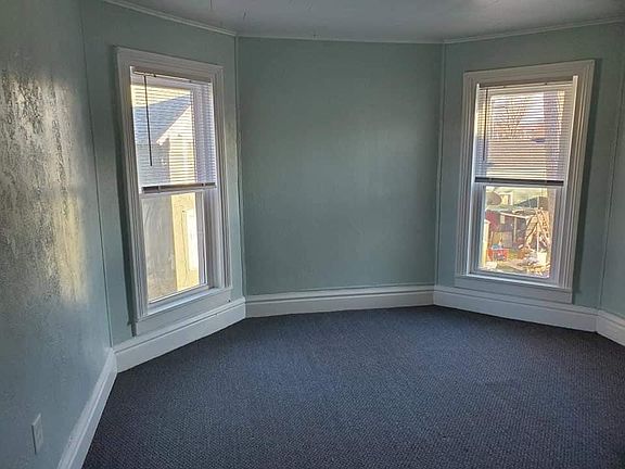 Bedroom 2(two closets)