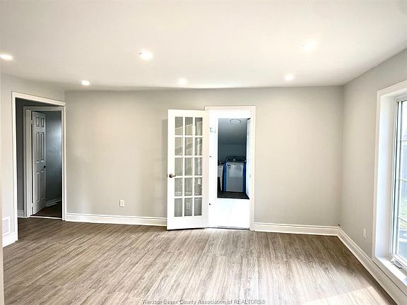 2nd image of 1296 Elm Ave