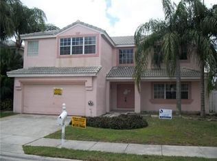 10332 SW 9th Ln, Pembroke Pines, FL 33025