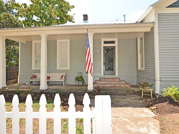 3rd image of 105 4th Ave