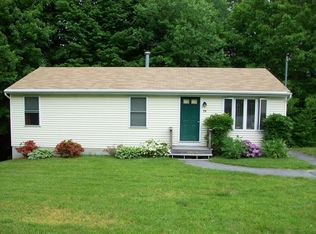 39 Nardolillo St, Johnston, RI 02919
