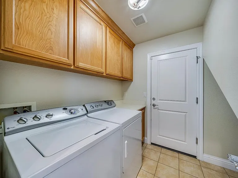4038 Calloway Dr — Photo 8